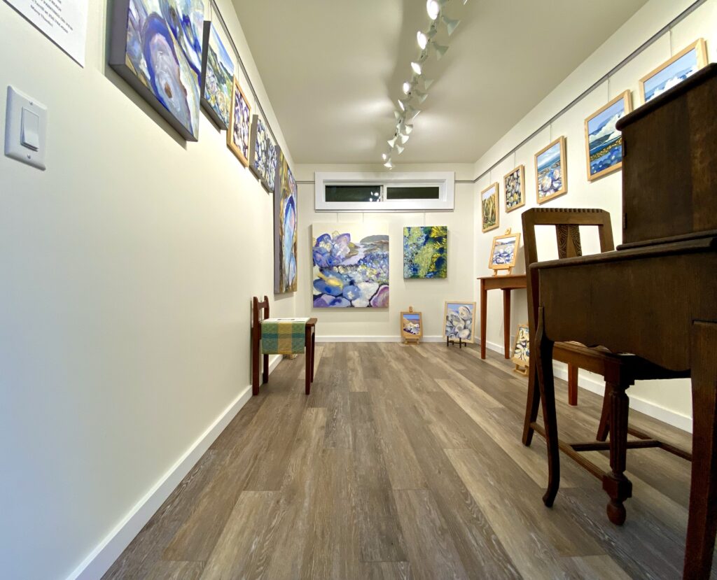 Terrill Welch by herself - issue #36 Quiet Drama in a Live-Work Space